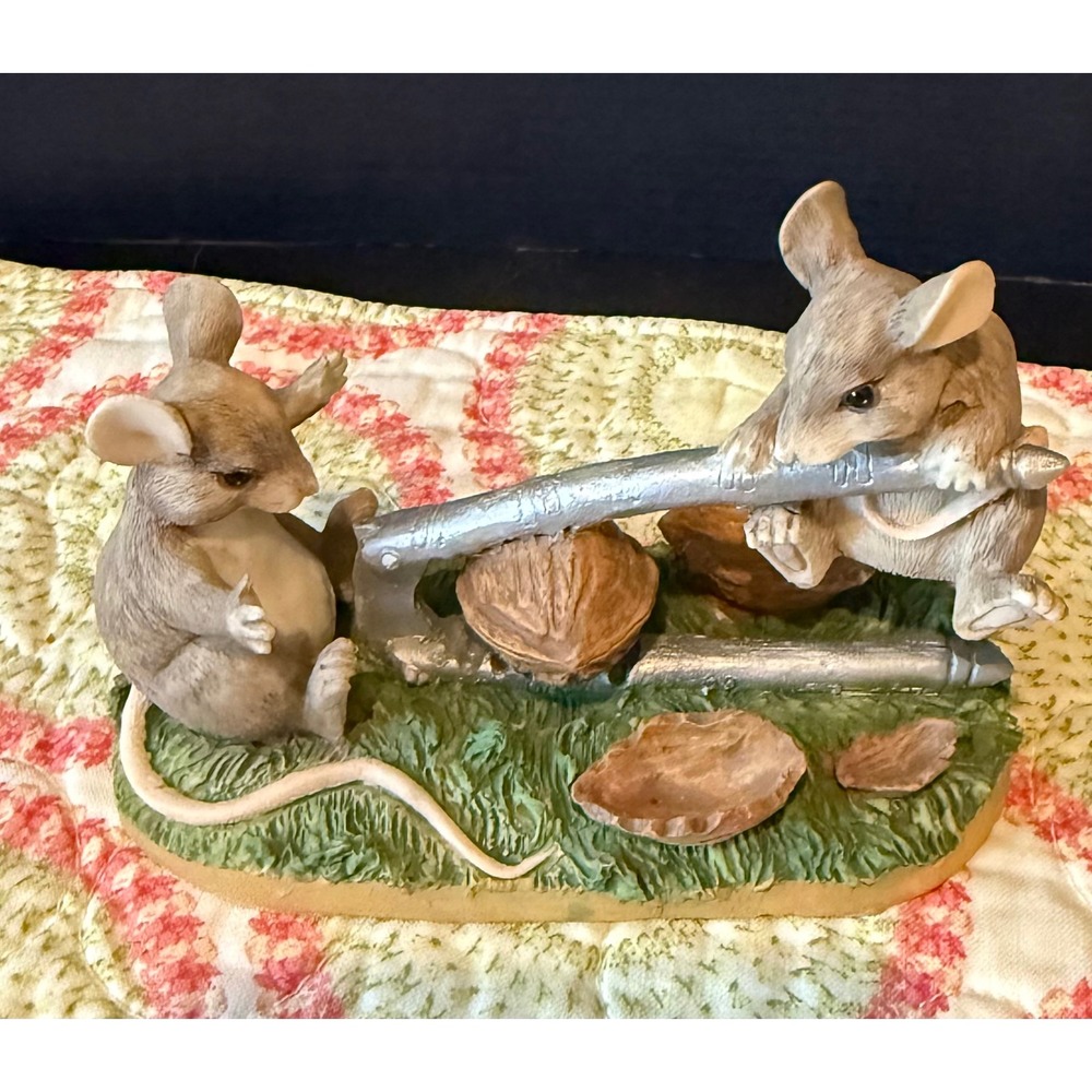 Charming Tails Silvestri Mouse Mice Figurine Lets Get Crackin 85/776